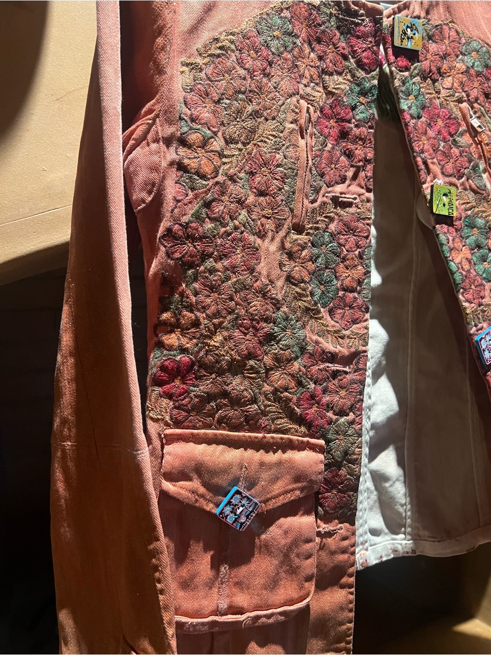 Gusto Barcelona vintage runway Embroidered Coral Quilted Front Jacket - Picture 3 of 10